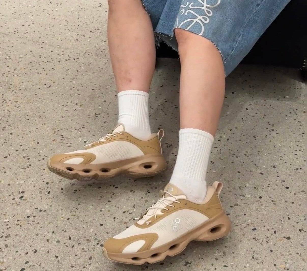LOEWEx On Cloudsolo “Dark Sandâ€?